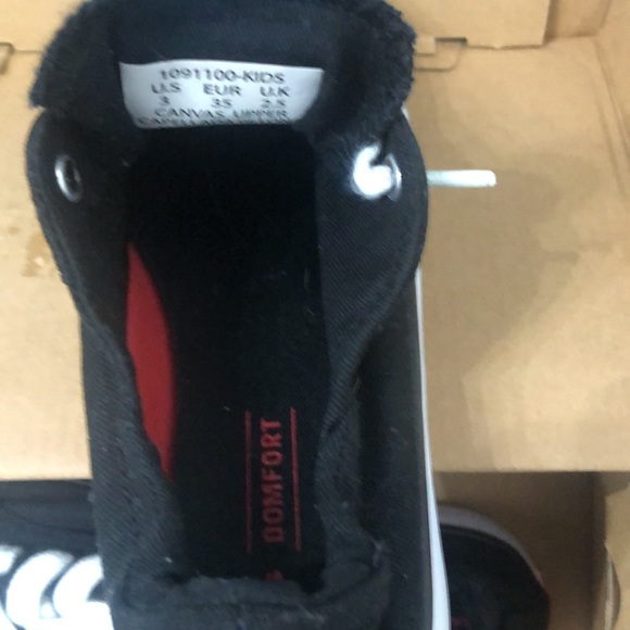 Cute 👟 Levi’s new, no tags 🏷 - Picture 4 of 5